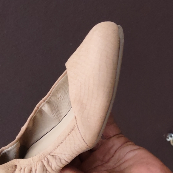 H by Halston Mollie Snake Embossed Camel Leather Flats - Picture 5 of 17